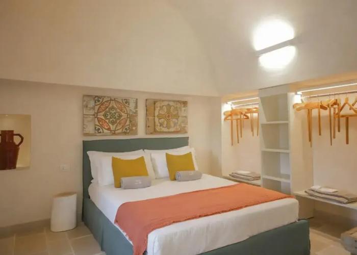 TD Casa Lul Panoramic Pool Over Mediterranean Scrub