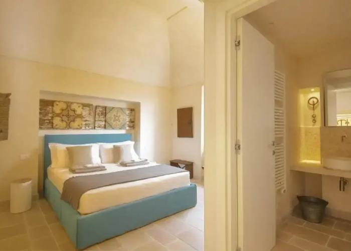 TD Casa Lul Panoramic Pool Over Mediterranean Scrub