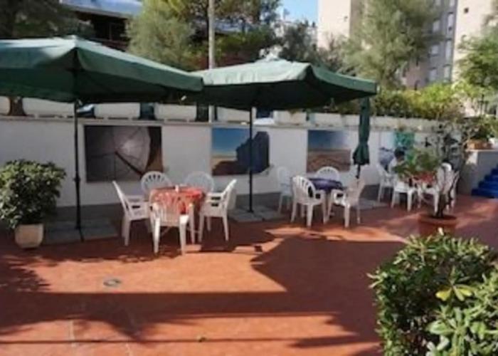 Hotel Caravan