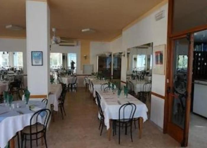 Hotel Caravan