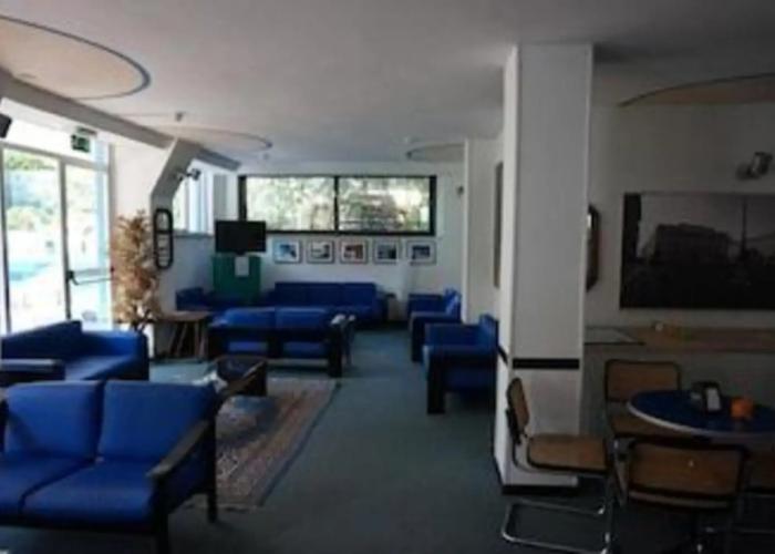 Hotel Caravan