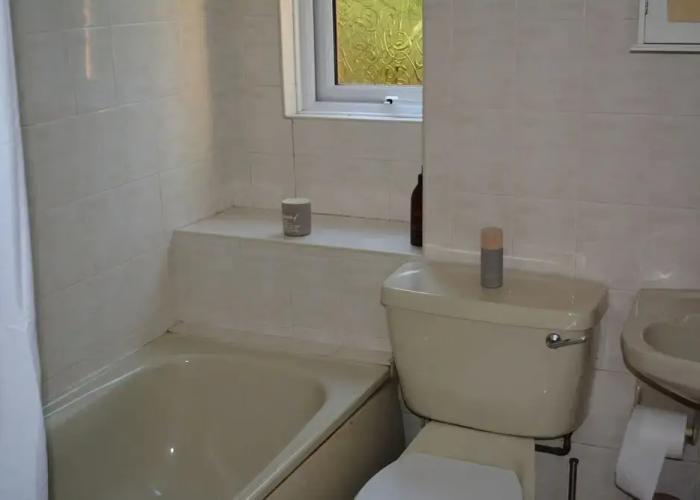 Central Apartment 3B