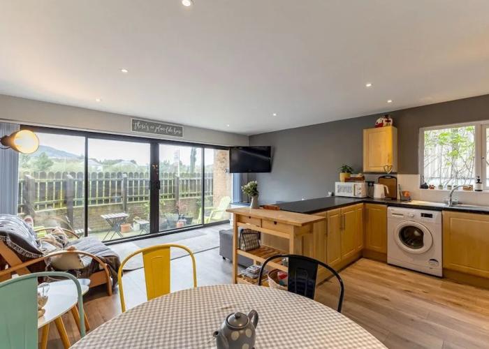 Central Apartment 3B