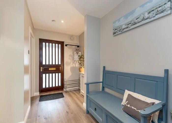 Central Apartment 3B