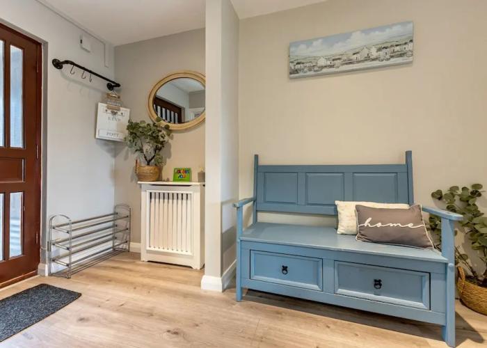 Central Apartment 3B