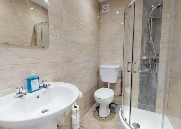 Stayzo Stylish House Accommodation in Westminster