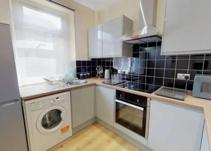 Stayzo Stylish House Accommodation in Westminster