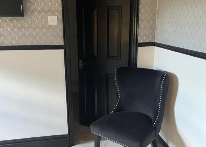 Tontine Hotel & Bar