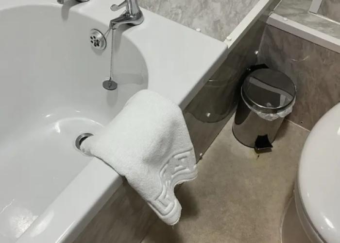Tontine Hotel & Bar