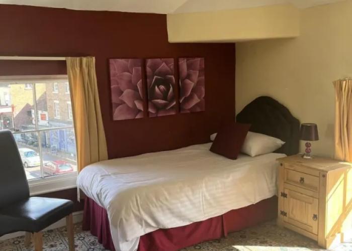 Tontine Hotel & Bar
