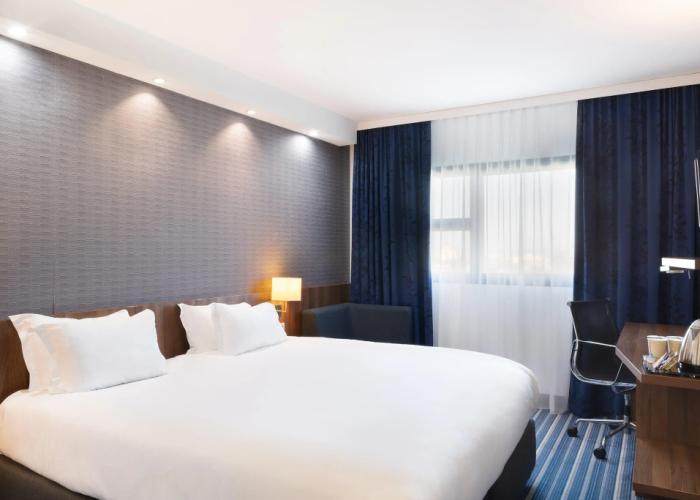 Holiday Inn Express Marseille Airport by IHG