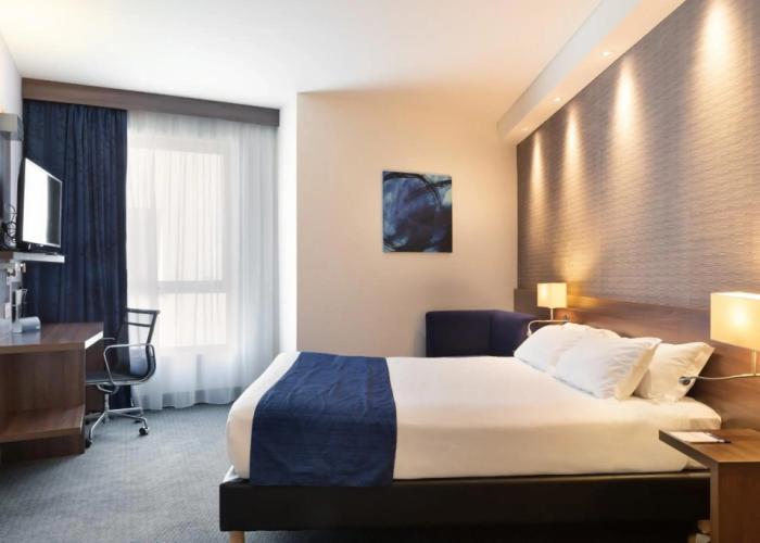Holiday Inn Express Marseille Airport by IHG