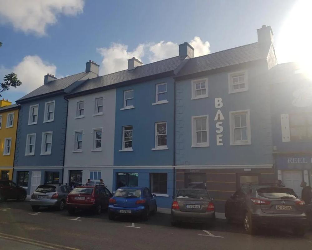 фото Base Accommodation Dingle