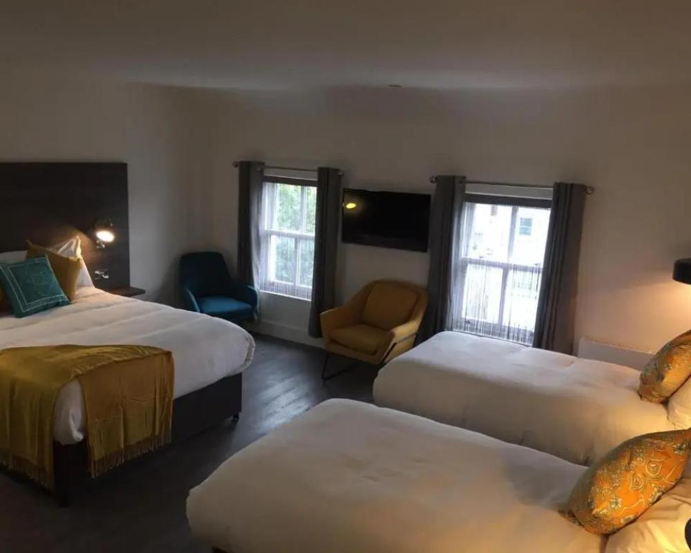 фото Base Accommodation Dingle