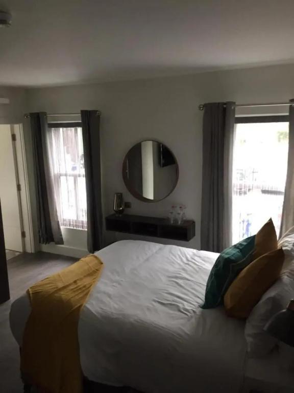 фото Base Accommodation Dingle