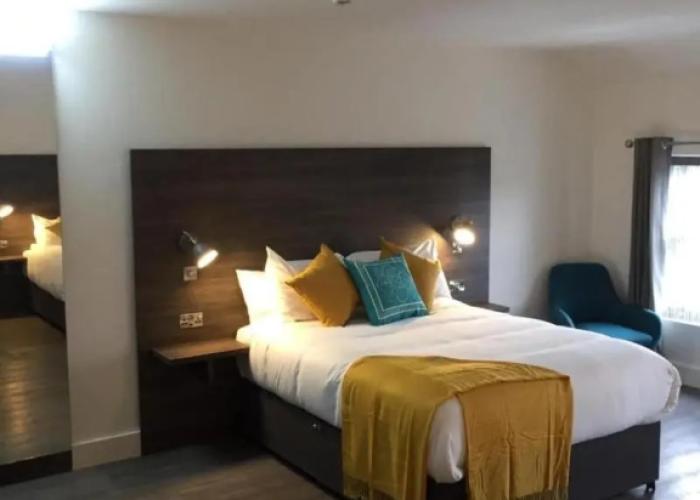 Base Accommodation Dingle