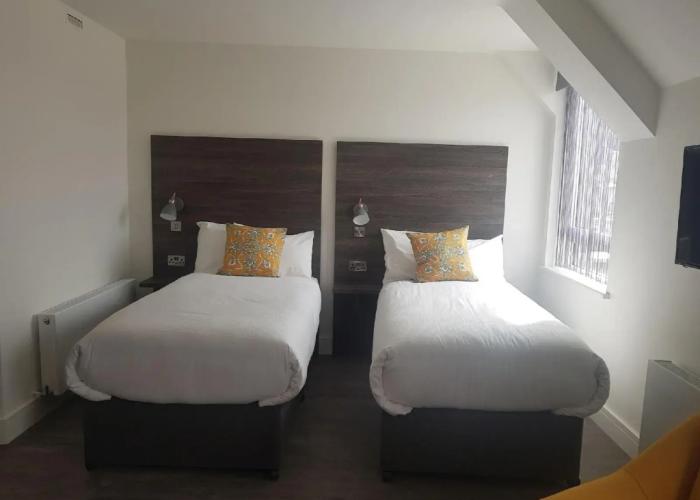 Base Accommodation Dingle