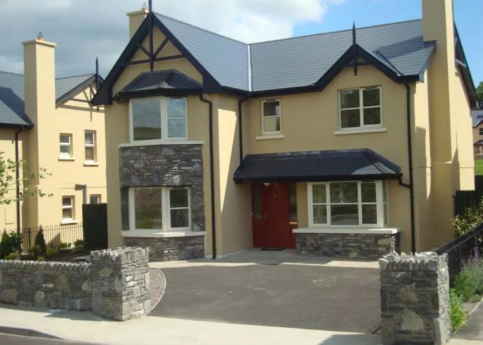 Ardmullen 4 bed Walnut