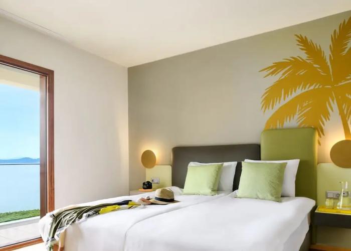 Akrathos Beach Hotel