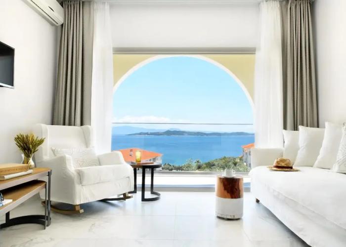 Akrathos Beach Hotel