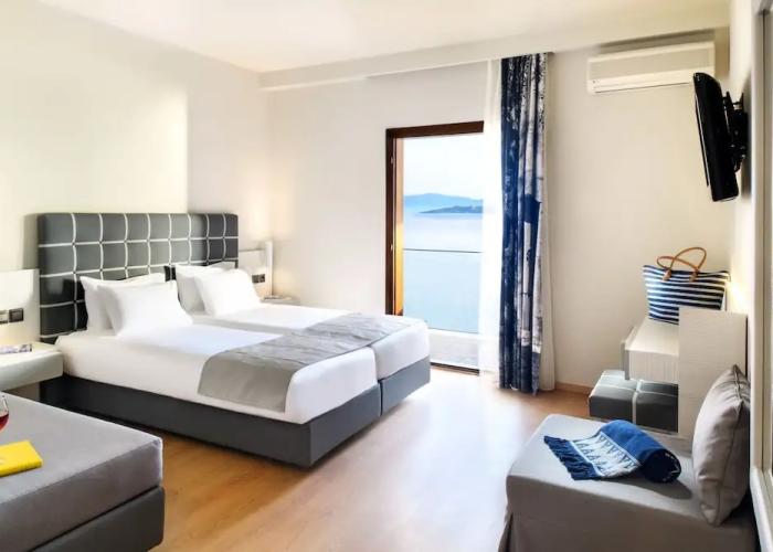 Akrathos Beach Hotel