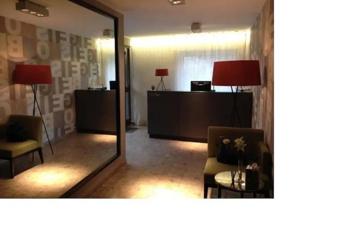 Hotel Henry