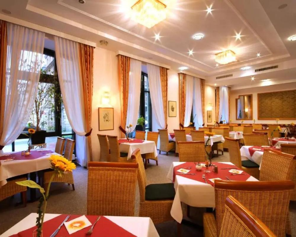 фото B&B HOTEL Gera