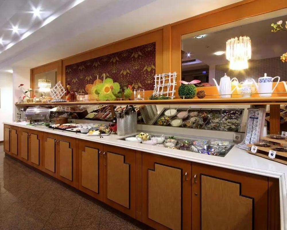 фото B&B HOTEL Gera