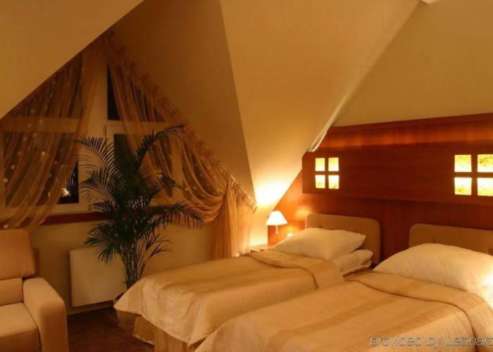 Hotel Sahara