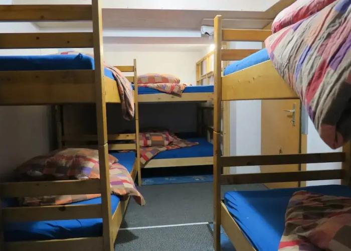 SnowBunnys BackPackers Hostel