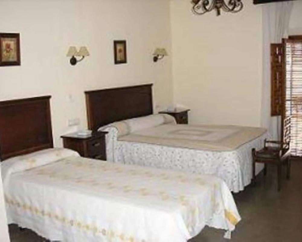 фото Hostal Colón