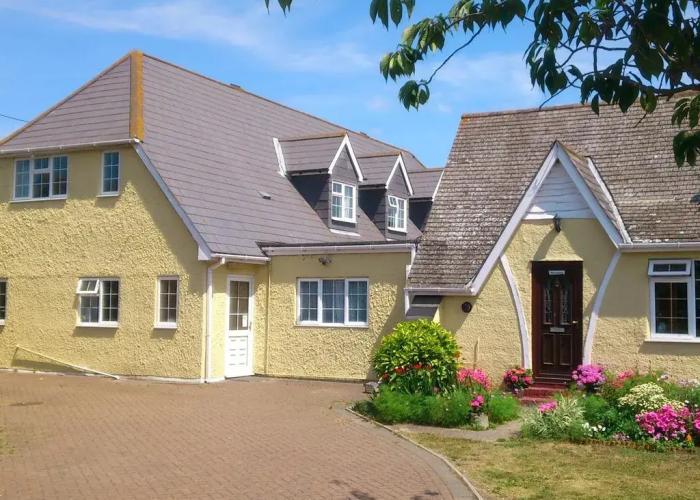 The Lodge Guesthouse
