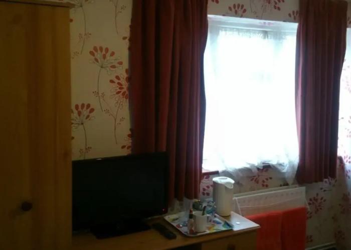The Lodge Guesthouse