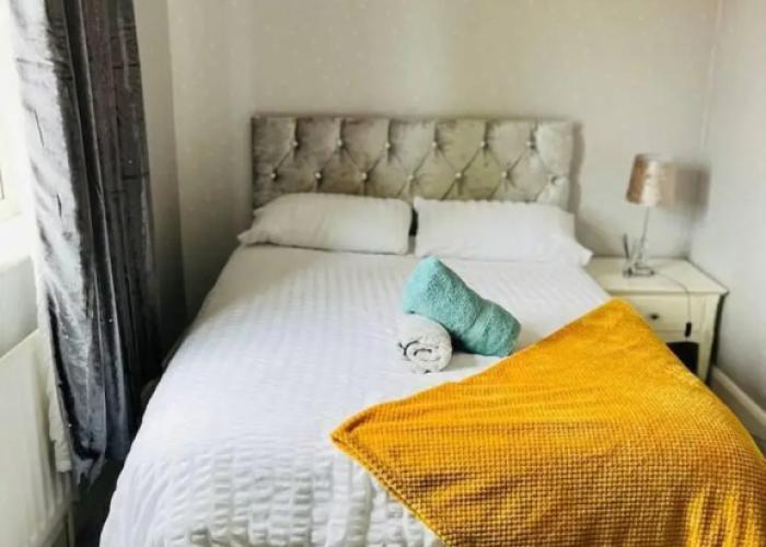 Lovely 2-bed House in Rochester