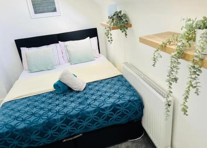 Modern Apartment, Castle View Rochester, England