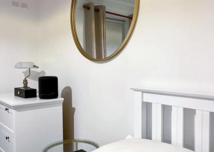 1-bed Apt, Sleeps 2, 20 min Walk to Centre