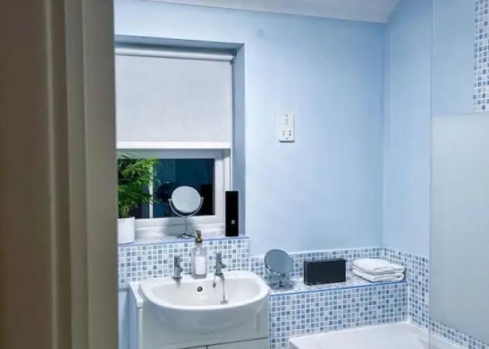 1-bed Apt, Sleeps 2, 20 min Walk to Centre