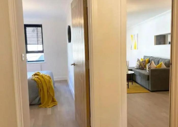 Modern Stylish 2 bedroom 2 Bath Apts.
