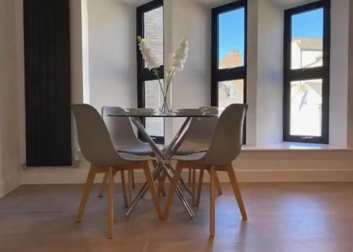 Modern Stylish 2 bedroom 2 Bath Apts.