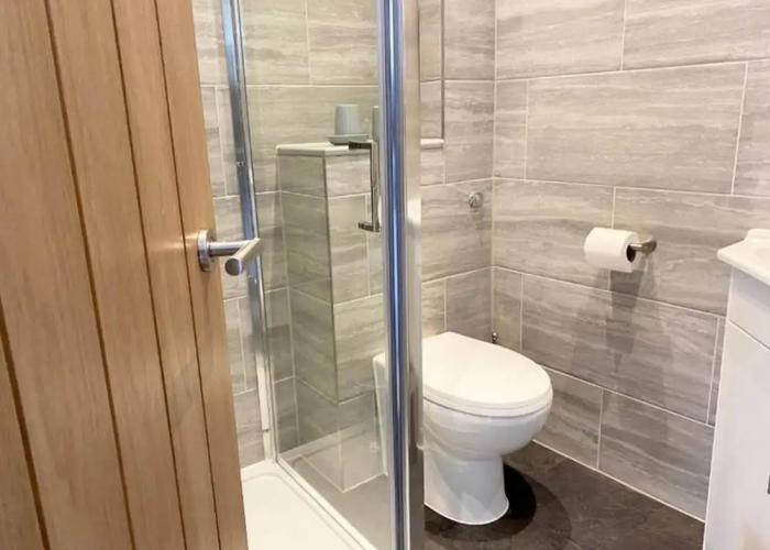 Modern Stylish 2 bedroom 2 Bath Apts.