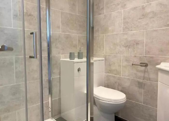Modern Stylish 2 bedroom 2 Bath Apts.