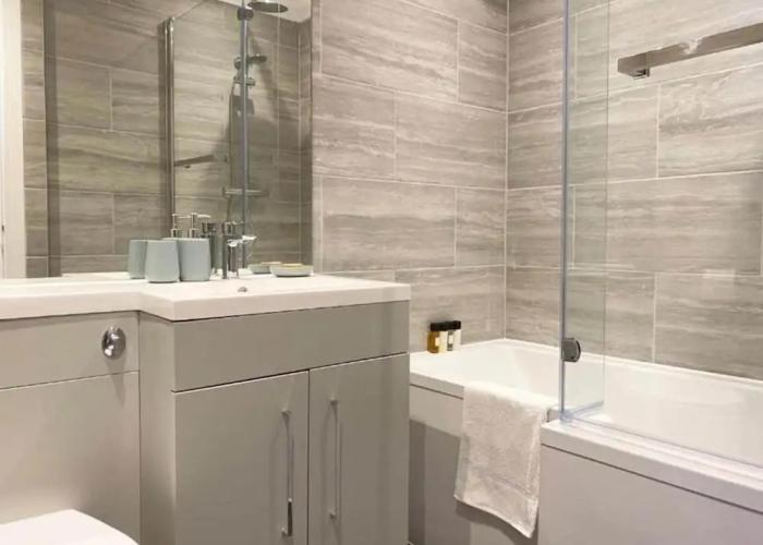 Modern Stylish 2 bedroom 2 Bath Apts.