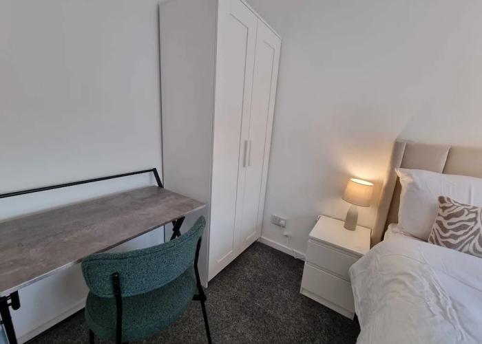 Captivating 3-bed House in Strood, Rochester Kent