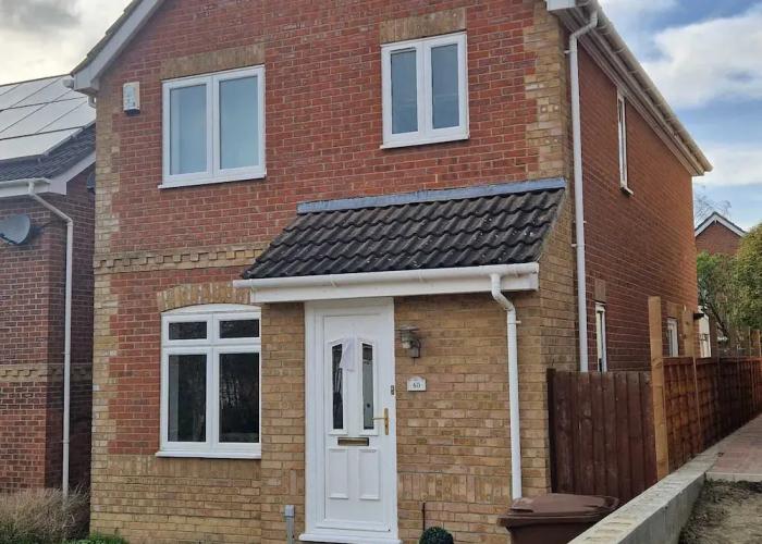 Captivating 3-bed House in Strood, Rochester Kent