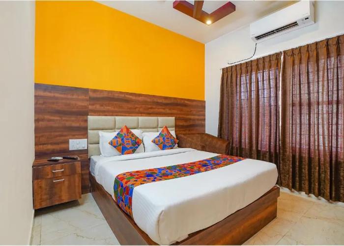 Fabhotel Greenwood Xpress Inn