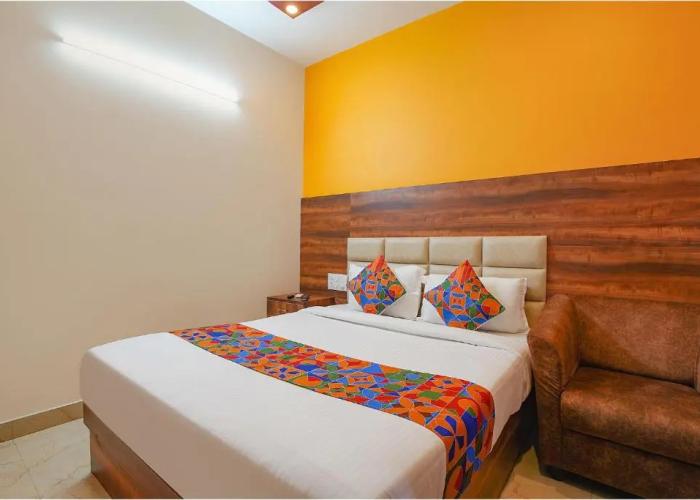 Fabhotel Greenwood Xpress Inn