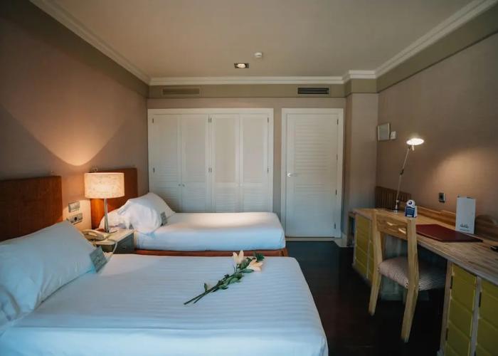 Hotel Playa Victoria