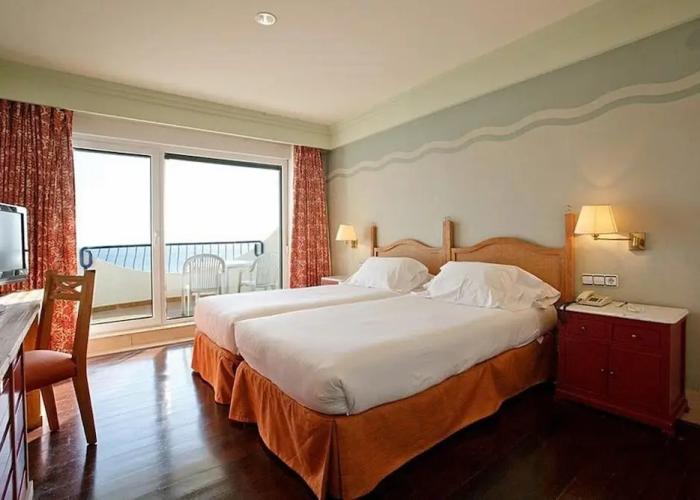 Hotel Playa Victoria