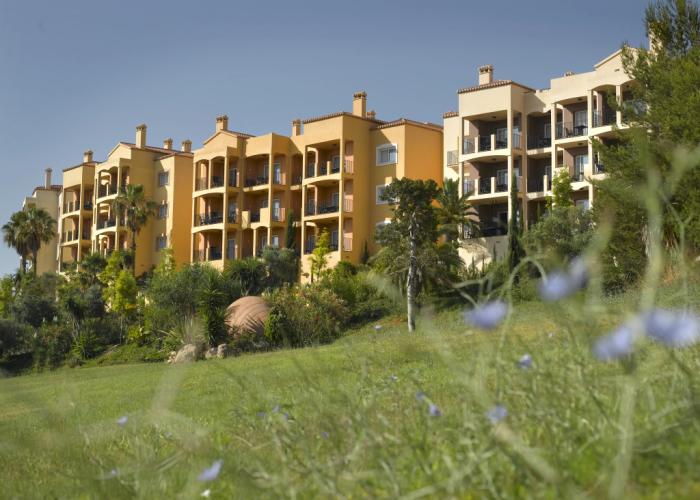 Las Lomas Village