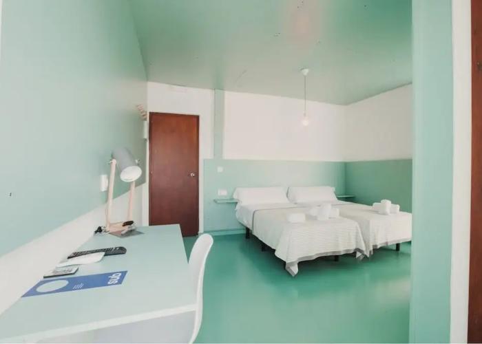 SubUp Hostel